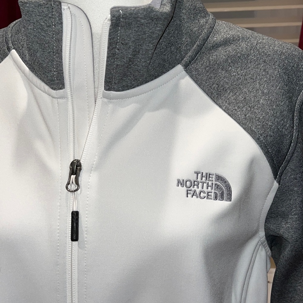 NWOT The North Face Jacket WindWall Sz XL white & grey - Picture 3 of 11